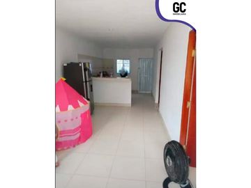 Se vende casa en el barrio Los almendros de Soledad.
