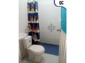Se vende casa en el barrio Los almendros de Soledad.