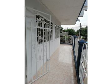 Se vende casa + 2 locales en el barrio Normandia de Soledad.