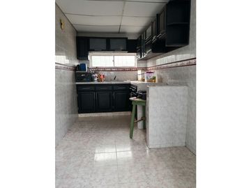 Se vende casa + 2 locales en el barrio Normandia de Soledad.