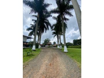 Se vende Finca en la vía Alcala - Morelia