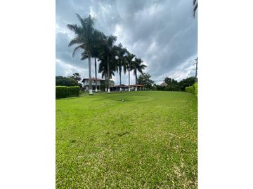 Se vende Finca en la vía Alcala - Morelia