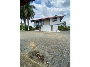 Se vende Finca en la vía Alcala - Morelia