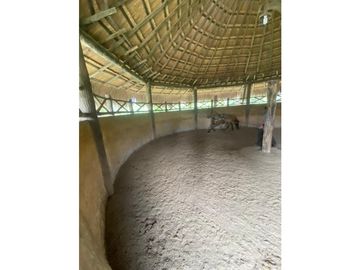 Se vende Finca en la vía Alcala - Morelia