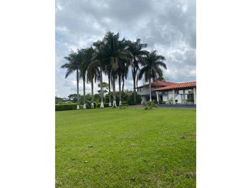 Se vende Finca en la vía Alcala - Morelia