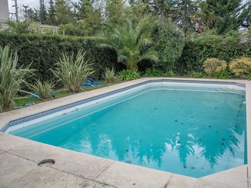 Casa tradicional con excelente distribución y muy buena orientación