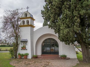 Casa tradicional con excelente distribución y muy buena orientación