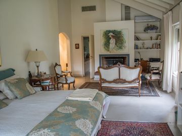 Casa tradicional con excelente distribución y muy buena orientación