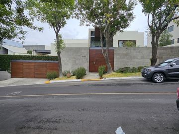 Casa con acabados de lujo en VENTA en COLINAS DE SAN JAVIER