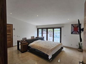 Casa con acabados de lujo en VENTA en COLINAS DE SAN JAVIER
