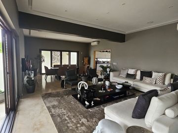 Casa con acabados de lujo en VENTA en COLINAS DE SAN JAVIER