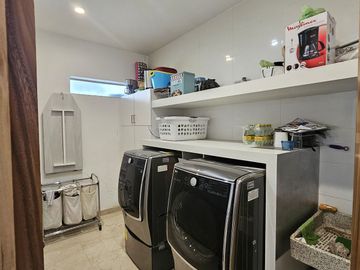Casa con acabados de lujo en VENTA en COLINAS DE SAN JAVIER