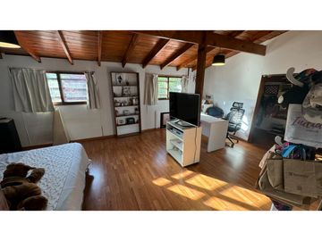 VENTA CHALET 5 DORMITORIOS ESTUDIO PARQUE Y GARAGE