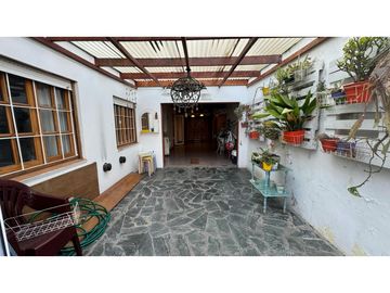VENTA CHALET 5 DORMITORIOS ESTUDIO PARQUE Y GARAGE