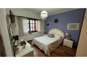 VENTA CHALET 5 DORMITORIOS ESTUDIO PARQUE Y GARAGE
