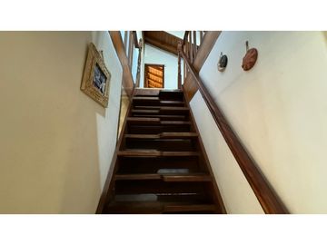 VENTA CHALET 5 DORMITORIOS ESTUDIO PARQUE Y GARAGE