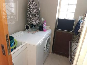 Departamento venta Belgrano, 3 dormitorios, 2 baños, balcón, sum con parrilla y 2 cocheras