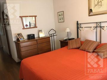 Departamento venta Belgrano, 3 dormitorios, 2 baños, balcón, sum con parrilla y 2 cocheras