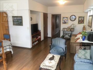 Departamento venta Belgrano, 3 dormitorios, 2 baños, balcón, sum con parrilla y 2 cocheras