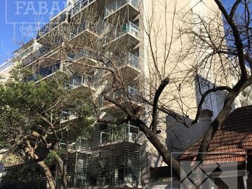 Departamento venta Belgrano, 3 dormitorios, 2 baños, balcón, sum con parrilla y 2 cocheras