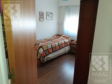Departamento venta Belgrano, 3 dormitorios, 2 baños, balcón, sum con parrilla y 2 cocheras