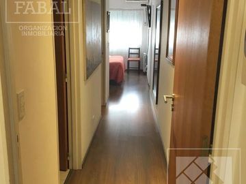 Departamento venta Belgrano, 3 dormitorios, 2 baños, balcón, sum con parrilla y 2 cocheras