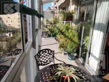 Departamento venta Belgrano, 3 dormitorios, 2 baños, balcón, sum con parrilla y 2 cocheras