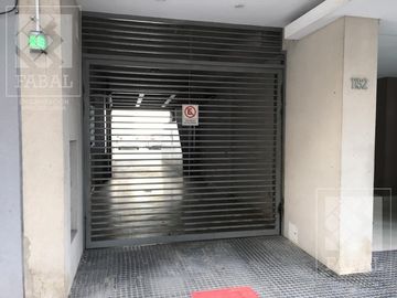 Departamento venta Belgrano, 3 dormitorios, 2 baños, balcón, sum con parrilla y 2 cocheras