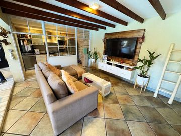 Casa con jardín y pileta a la venta en San Fernando.