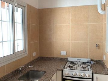 Departamento tipo casa con entrada independiente, SIN EXPENSAS - San Isidro