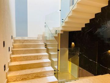 HERMOSA RESIDENCIA EN VENTA EN LOMAS DE ANGELOPOLIS 2 PARQUE TERRANOVA!!
