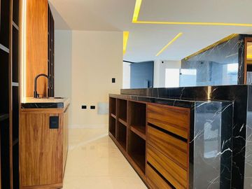 MUY BONITO CASA EN LOMAS ANGELOPOLIS II PARQUE CAIRO