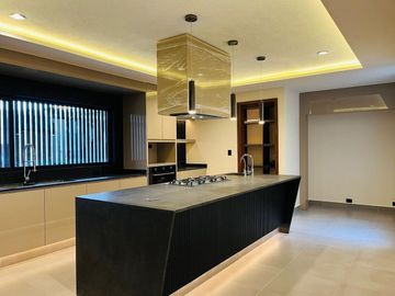 MUY BONITO CASA EN LOMAS ANGELOPOLIS II PARQUE CAIRO