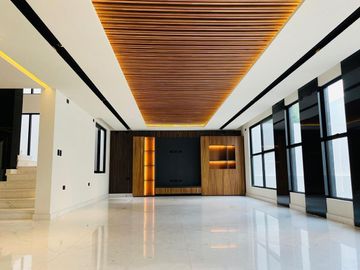 MUY BONITO CASA EN LOMAS ANGELOPOLIS II PARQUE CAIRO