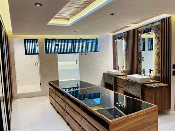 MUY BONITO CASA EN LOMAS ANGELOPOLIS II PARQUE CAIRO