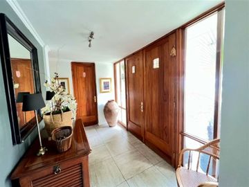 Casa en Venta en EXCELENTE CASA CON GRAN Y LINDO JARDIN CON PISCINA, MUY BUEN SECTOR¡¡¡