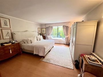 Casa en Venta en EXCELENTE CASA CON GRAN Y LINDO JARDIN CON PISCINA, MUY BUEN SECTOR¡¡¡