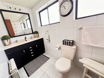 Casa en Venta en EXCELENTE CASA CON GRAN Y LINDO JARDIN CON PISCINA, MUY BUEN SECTOR¡¡¡