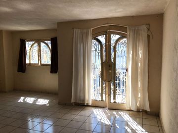 CASA EN VENTA, COL. HACIENDA LA SILLA - GUADALUPE N.L.