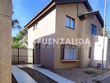 Casa en Venta en Calle Larga a 5 Minutos Municipalidad de Calle Larga