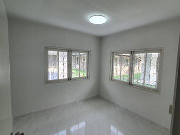 FOR SELL townhouse Baan Pruksa 12 Rangsit-Klong 3 MRT-Bang Rak Yai CX-110149