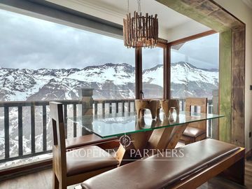 Valle Nevado, remodelado, amplio y luminoso con maravillosa vista