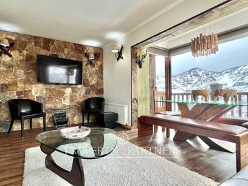 Valle Nevado, remodelado, amplio y luminoso con maravillosa vista