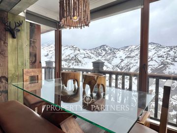 Valle Nevado, remodelado, amplio y luminoso con maravillosa vista