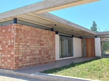 CASAS en Barrios Privados  - DIFERENTES LOTEOS - Gonnet/City Bell/ Hernandez