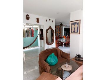 VENTA DE CASA + APARTAMENTO EN ZONA NORTE DE  MONTERA