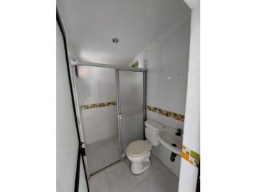 VENTA DE CASA + APARTAMENTO EN ZONA NORTE DE  MONTERA