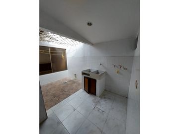 VENTA DE CASA + APARTAMENTO EN ZONA NORTE DE  MONTERA