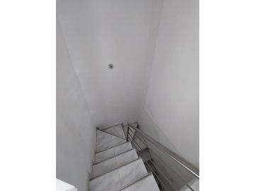 VENTA DE CASA + APARTAMENTO EN ZONA NORTE DE  MONTERA