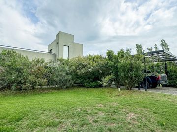 Venta Casa en Club de Campo La Ranita / Pilar PERMUTA